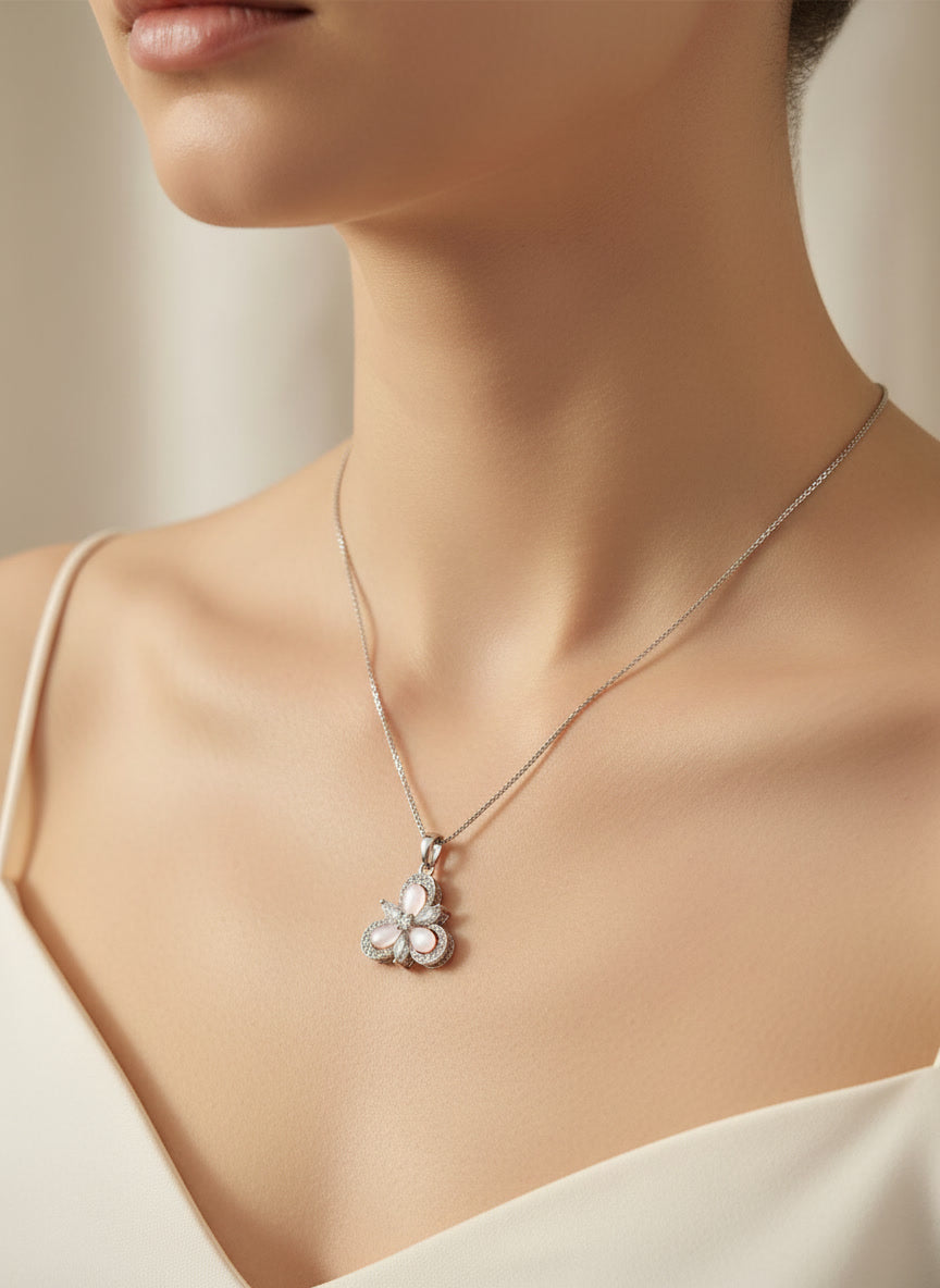 Elegant Silver Floral Pendant Necklace for Women – Luxury Statement Jewelry Gift