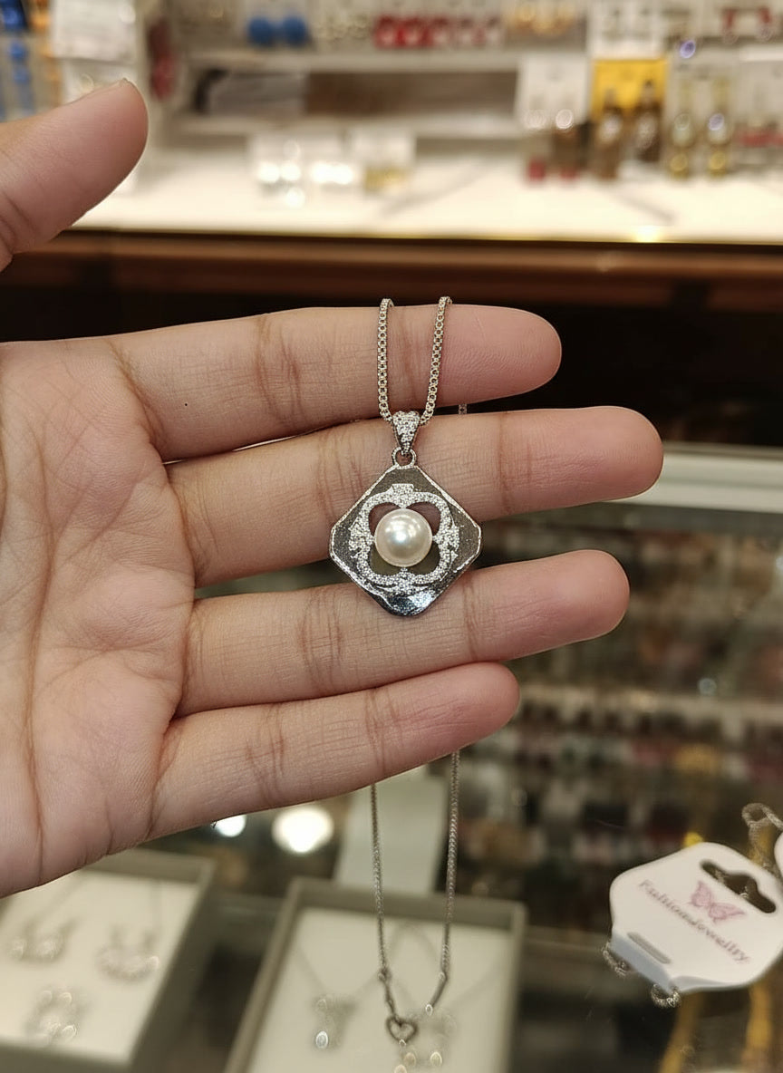 Minimalist Silver Pearl Pendant Necklace – Everyday Elegant Jewelry for Women